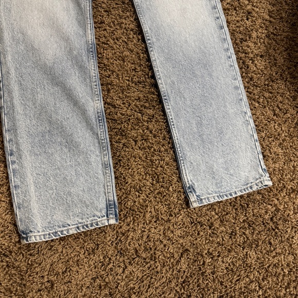 NWT H&M Light-wash Straight Leg Jeans - Picture 2 of 10